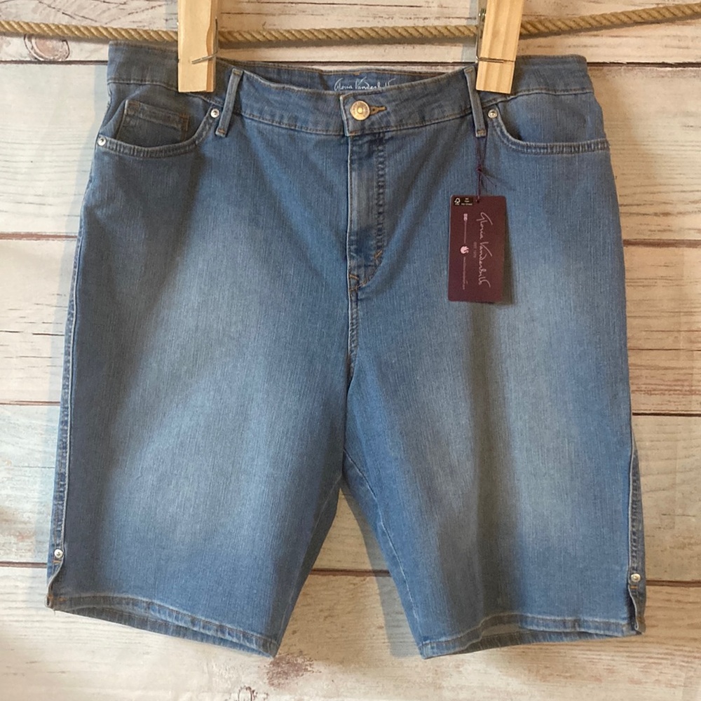18 blue denim Bermuda shorts by Gloria Vanderbilt.  All atmround slimming effect